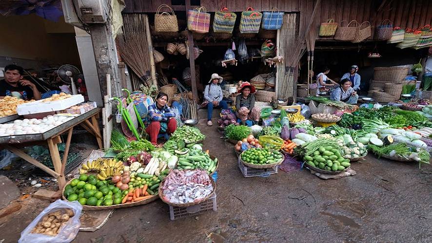 27-sphar leu market-52b